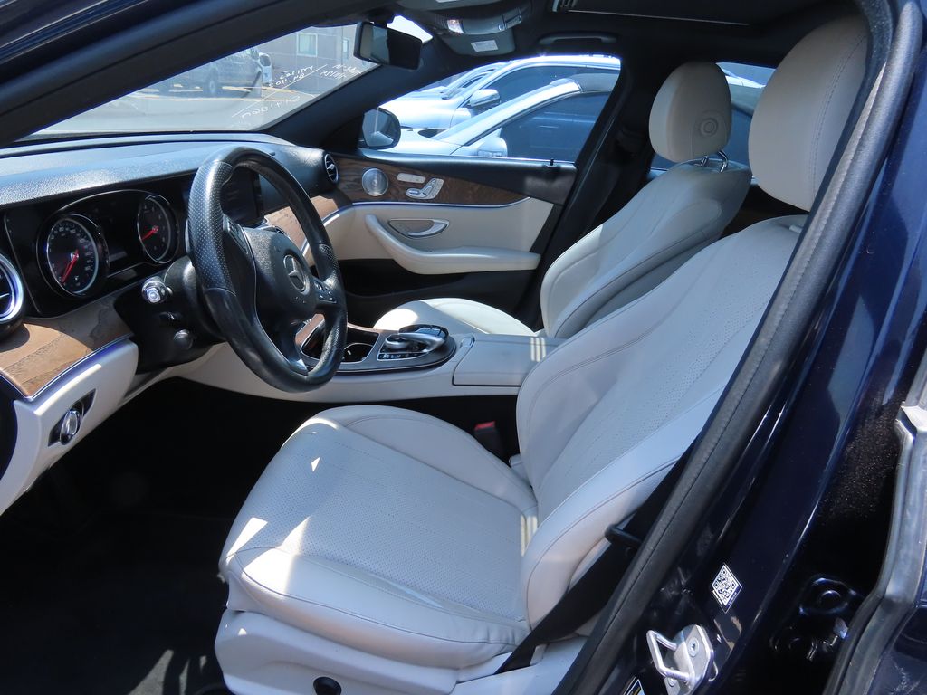 Thumbnail: 2018 Mercedes-Benz E-Class - 10
