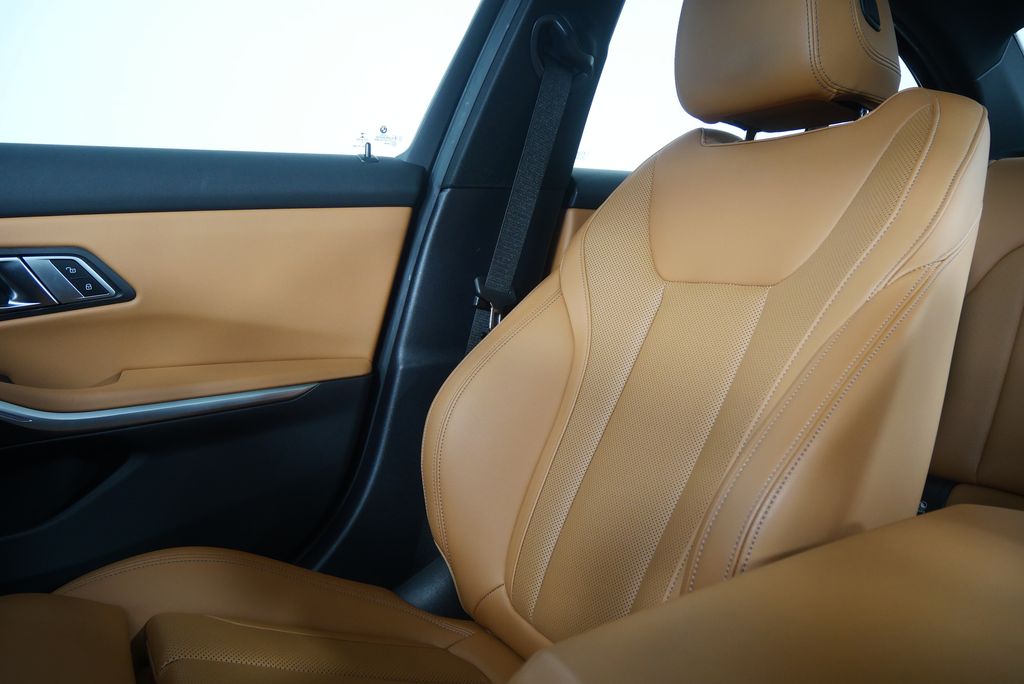 Thumbnail: 2023 BMW 3 Series - 26