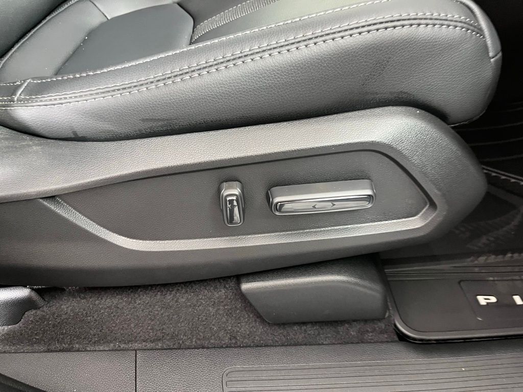 Thumbnail: 2025 Honda Pilot - 9