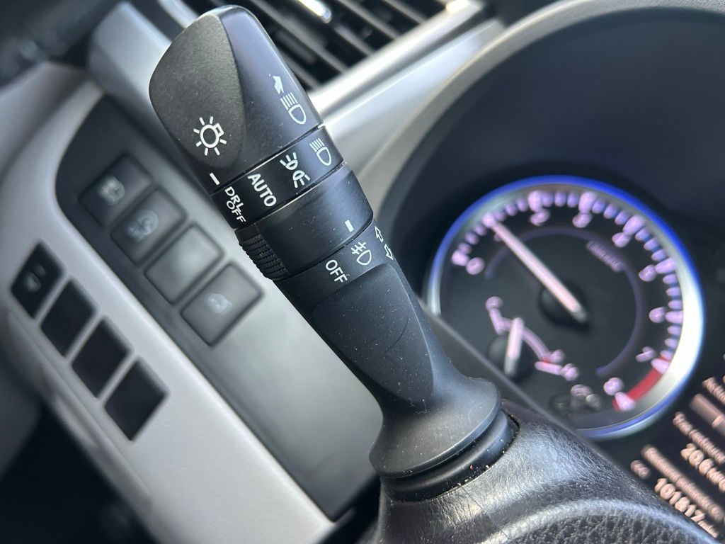 2017 Toyota Highlander SE 28