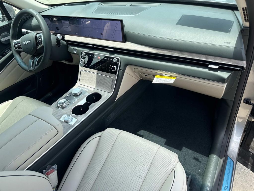 New 2026 White Genesis 3.3T Sport Prestige image 41