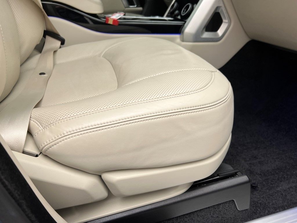 Thumbnail: 2021 Land Rover Range Rover - 15