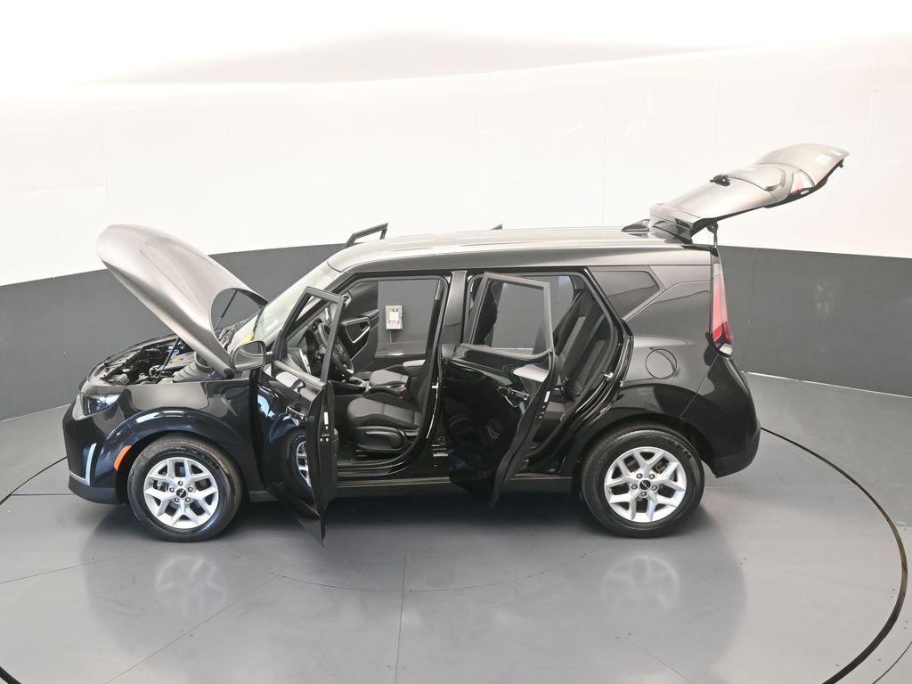 Used 2023 Fusion Black Kia LX image 58