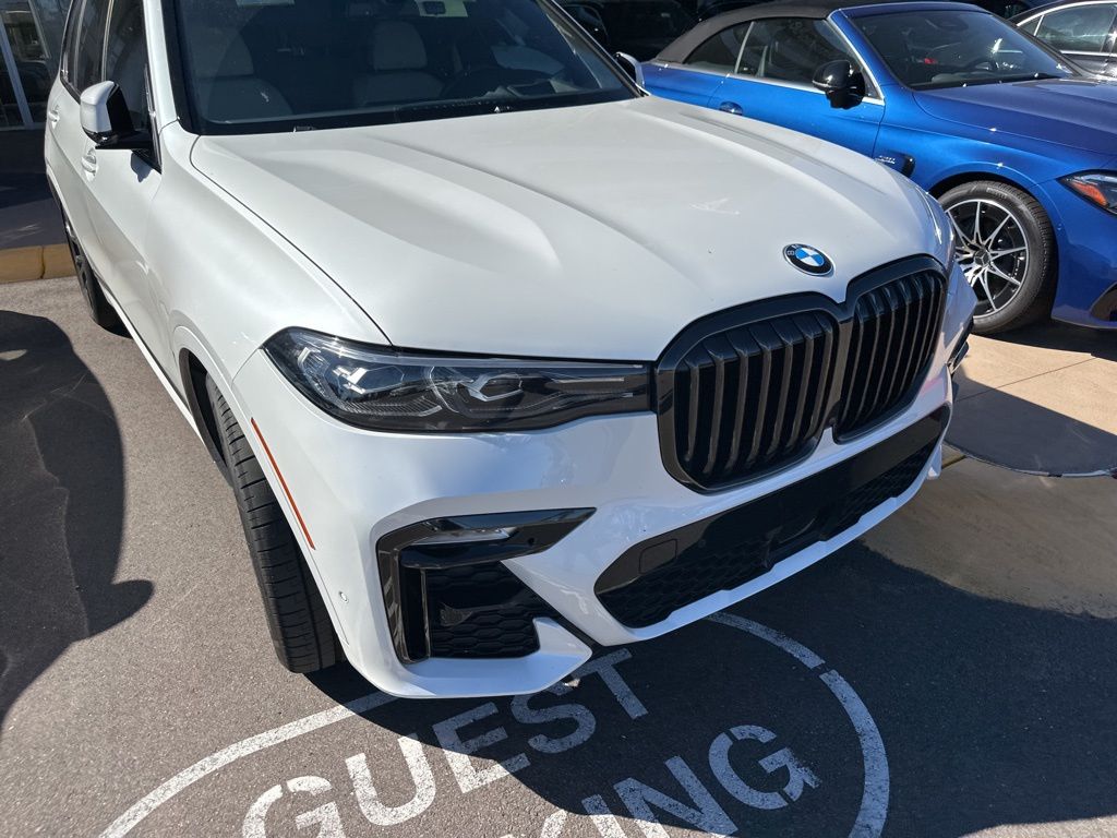 Thumbnail: 2021 BMW X7 - 3