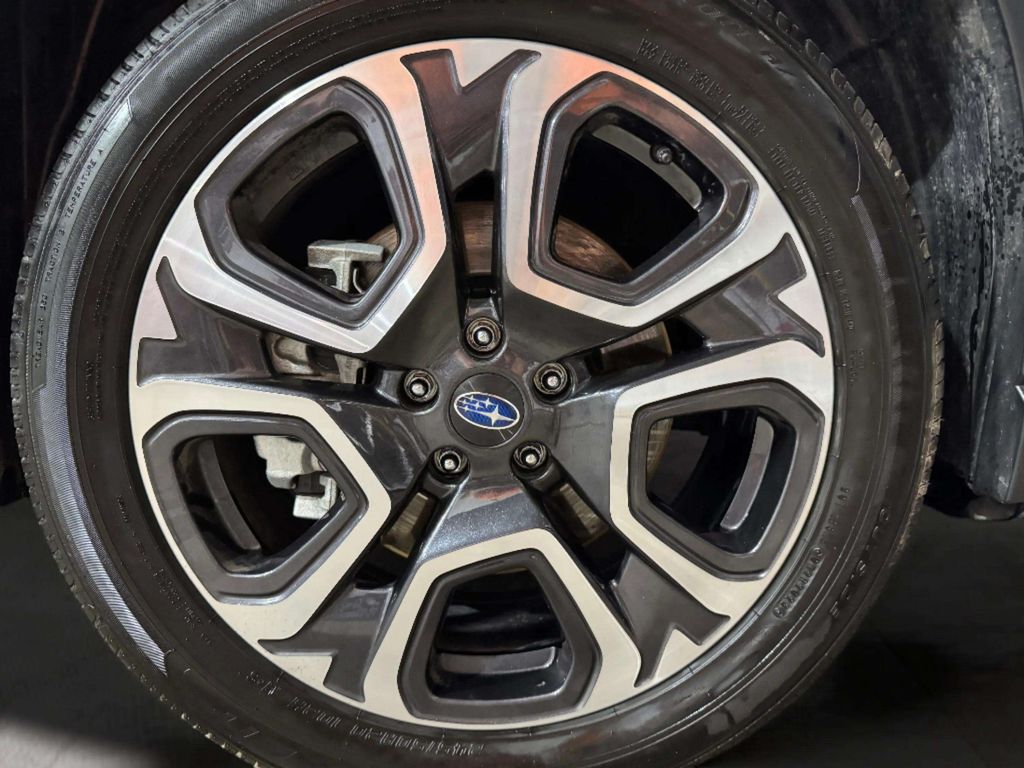 Used 2024 Ice Silver Metallic Subaru Limited image 32