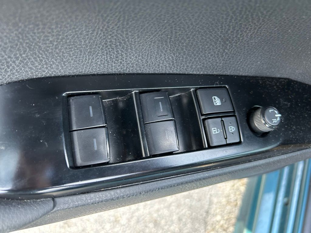 Thumbnail: 2025 Toyota Camry - 17