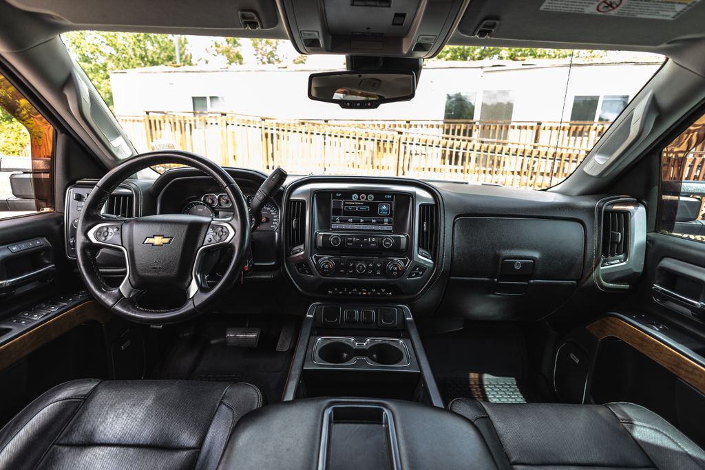 2015 Chevrolet Silverado 2500HD Built After Aug 14 LTZ thumbnail 26