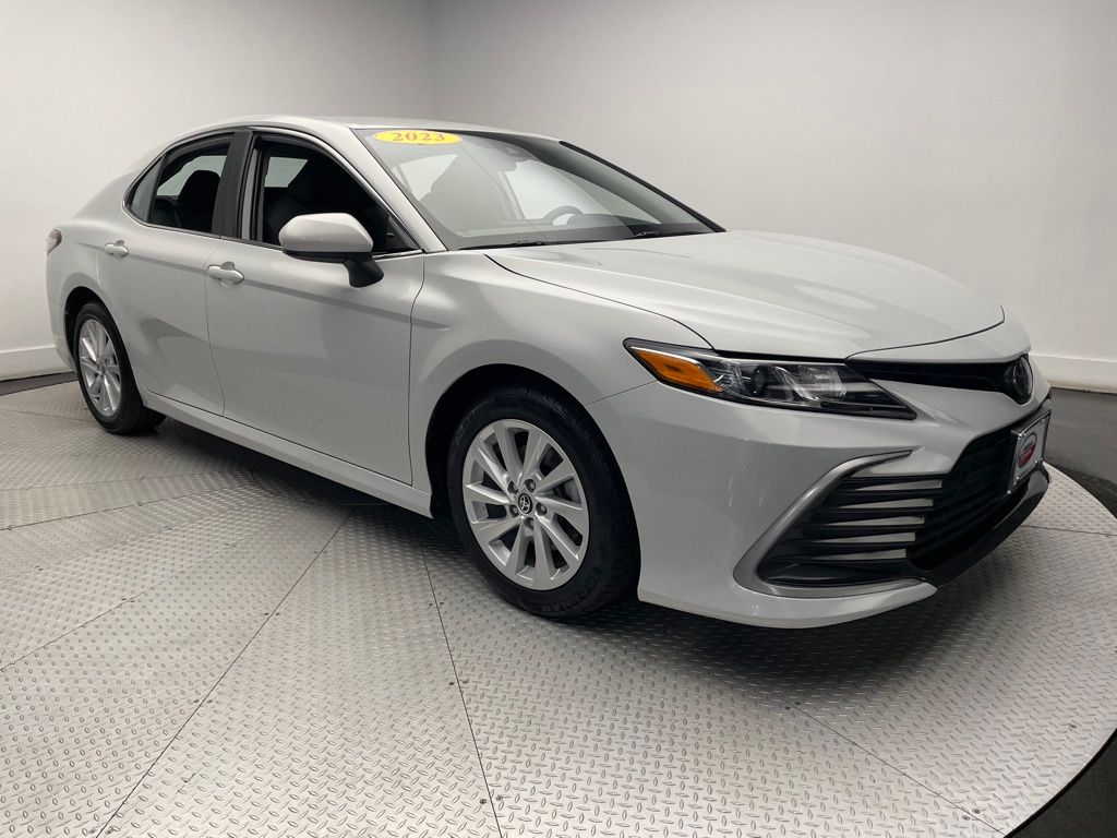 2023 Toyota Camry LE 4