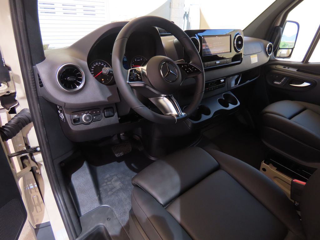 Thumbnail: 2026 Mercedes-Benz Sprinter - 10