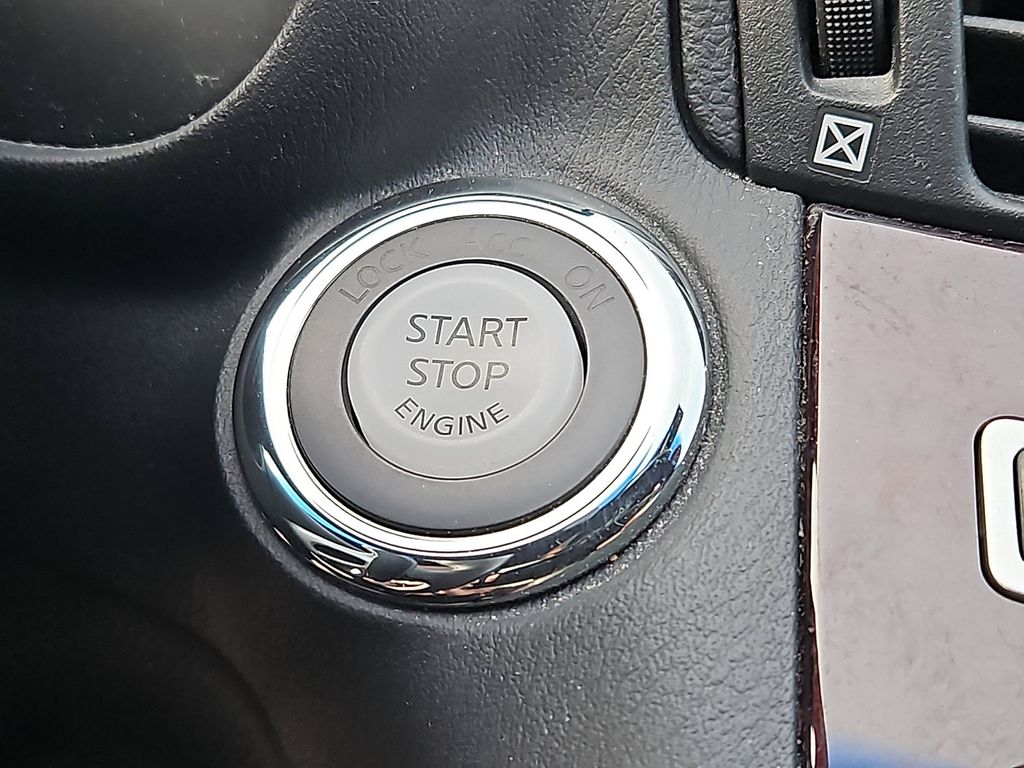 Thumbnail: 2019 INFINITI Q70 - 22