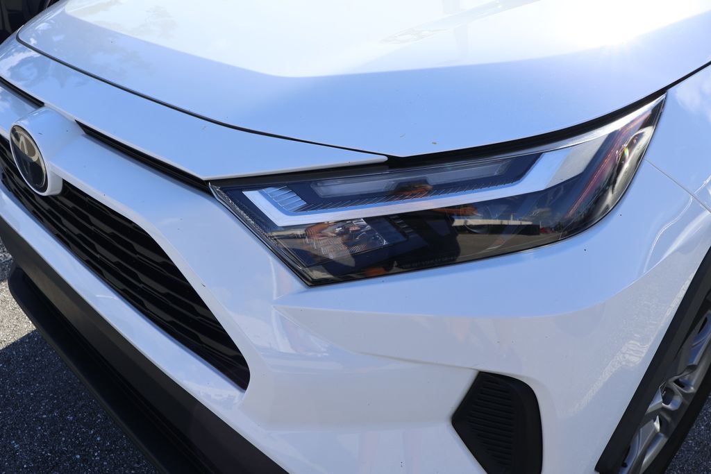 Thumbnail: 2022 Toyota RAV4 - 3