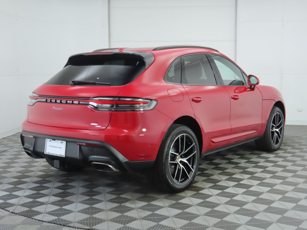 Thumbnail: 2025 Porsche Macan - 7