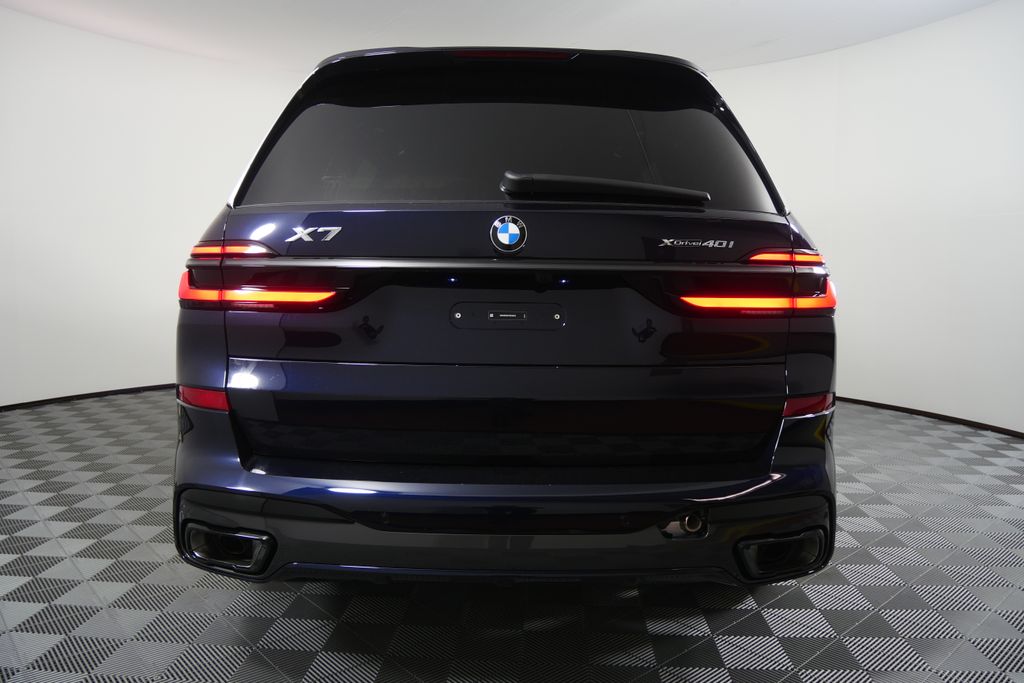 Thumbnail: 2026 BMW X7 - 4