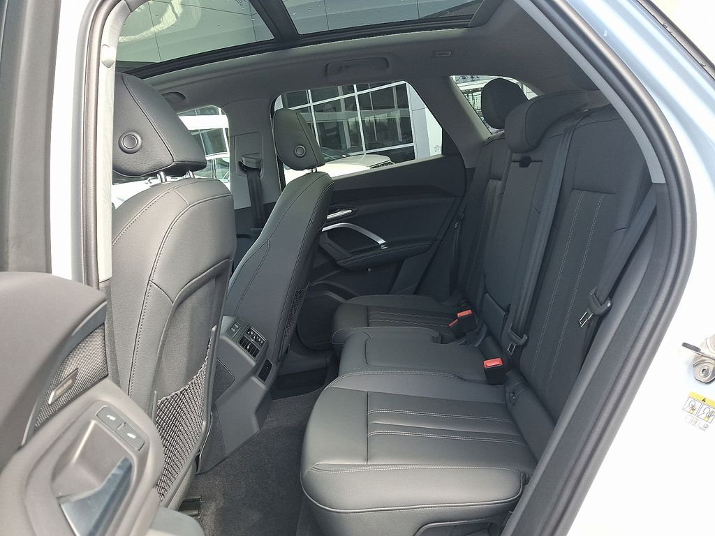 Thumbnail: 2026 Audi Q5 - 7