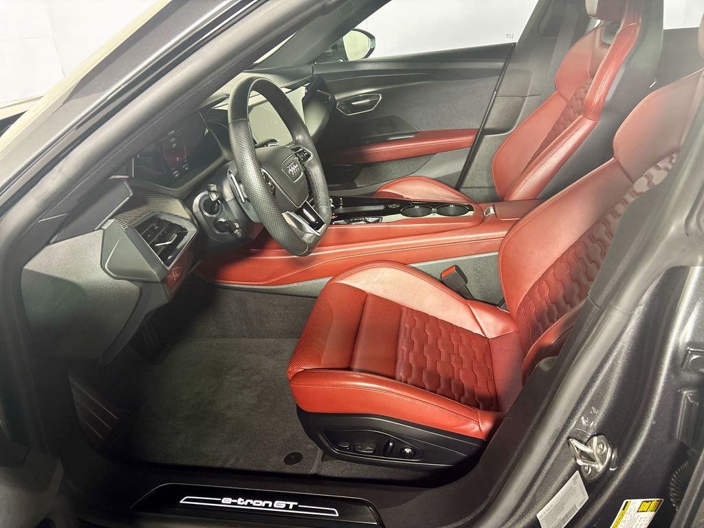 2024 Audi e-tron GT Premium Plus