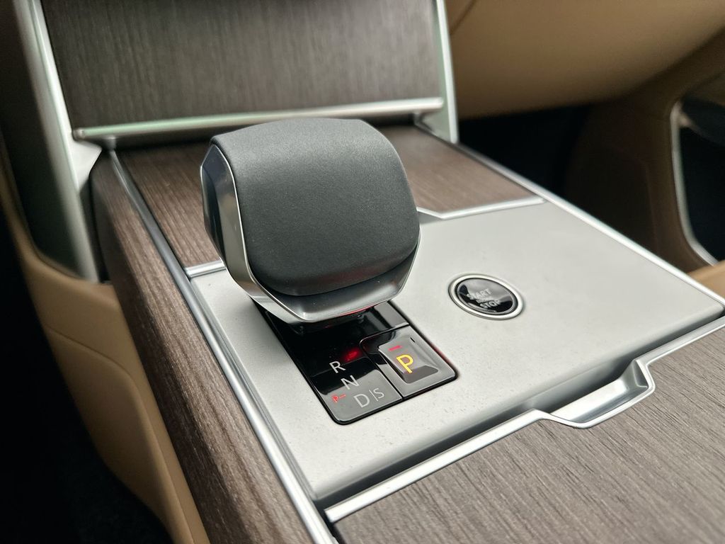 Thumbnail: 2026 Land Rover Range Rover - 20