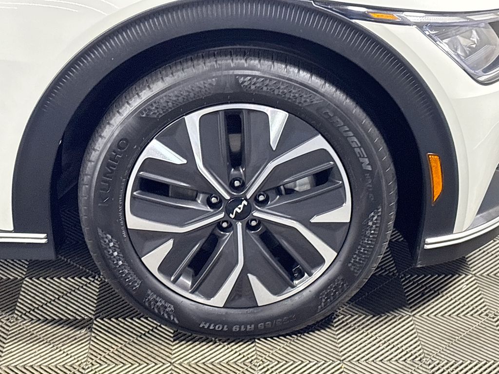 2024 Kia EV6 Light