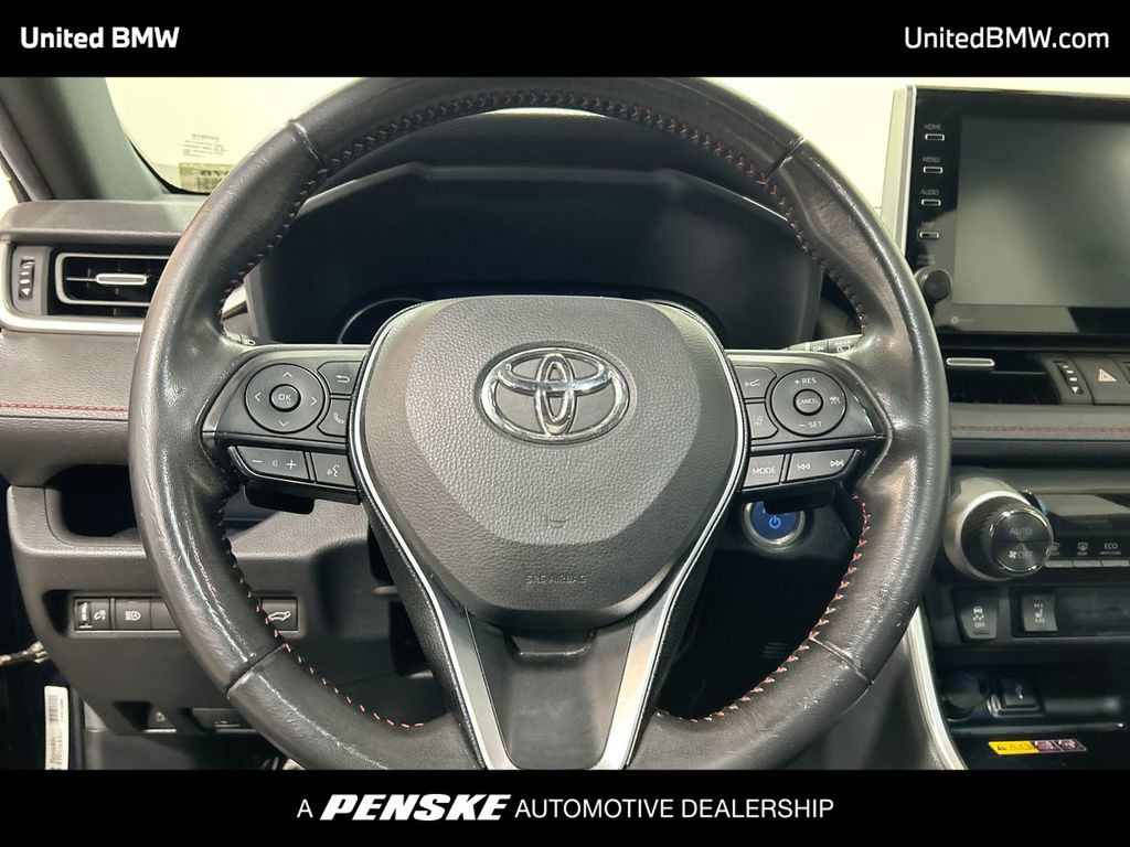 Thumbnail: 2022 Toyota RAV4 - 14