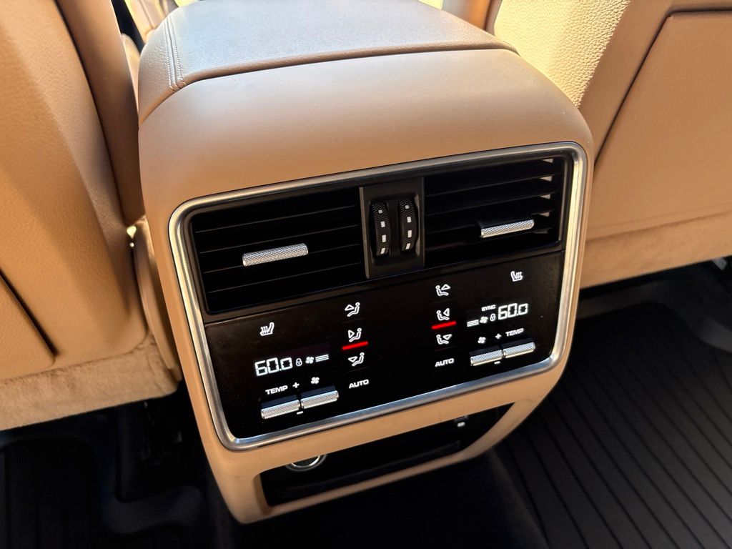 Thumbnail: 2021 Porsche Cayenne - 19