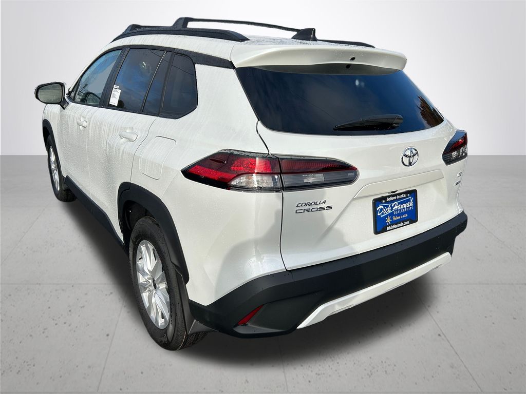 2026 Toyota Corolla Cross LE