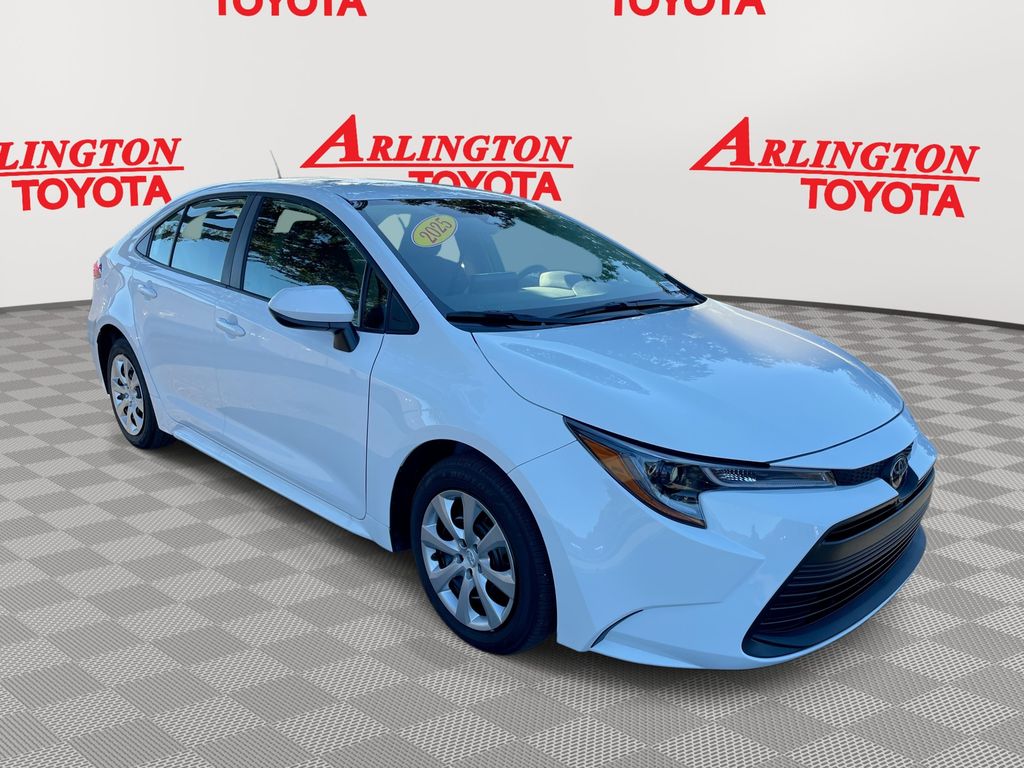2025 Toyota Corolla LE's photo