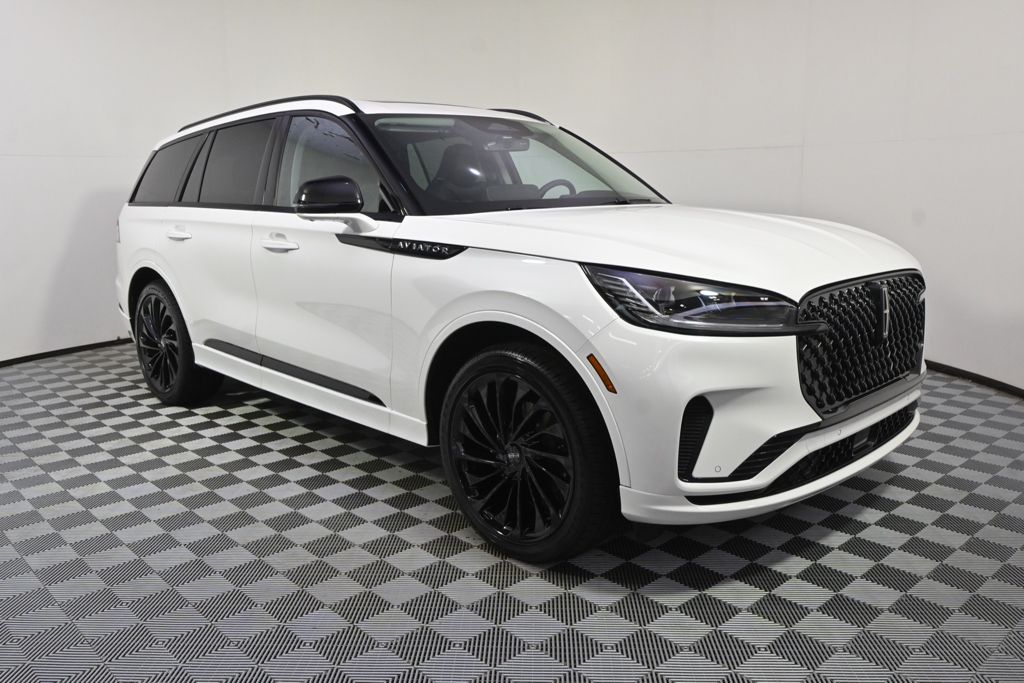 New 2026 White Lincoln Reserve image 8