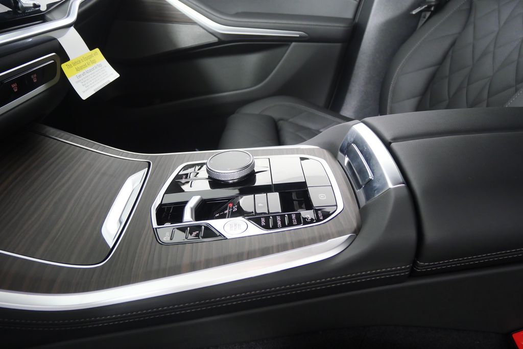 Thumbnail: 2026 BMW X5 - 21