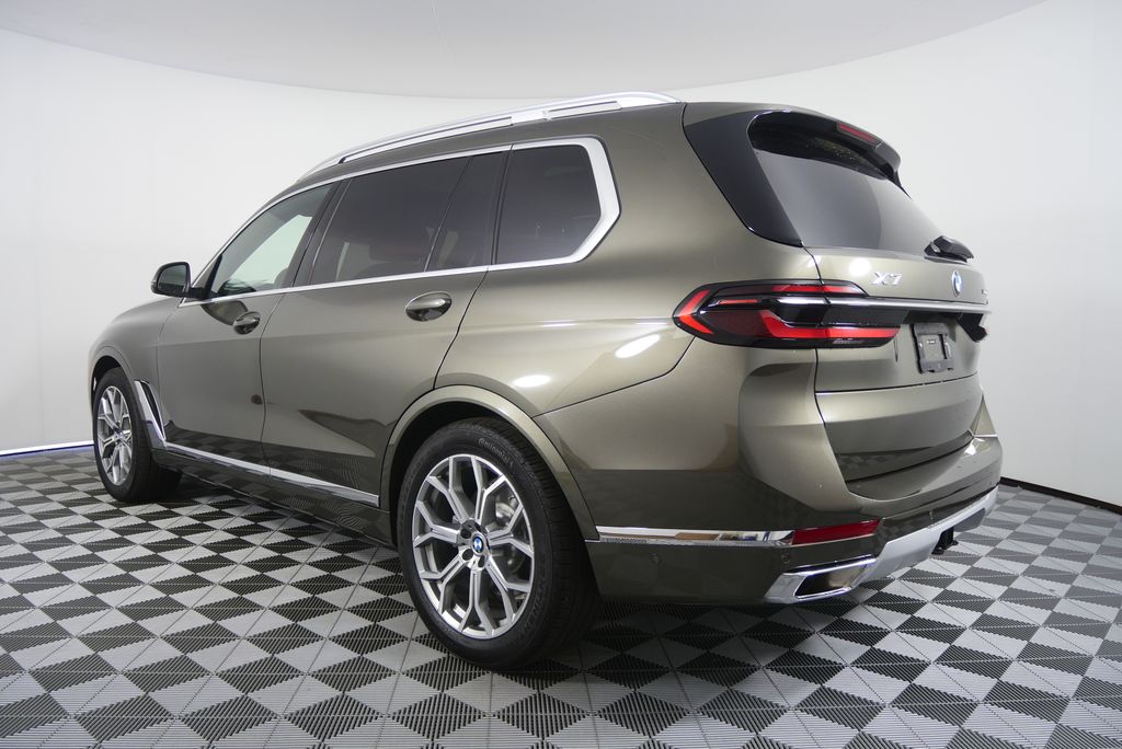 Thumbnail: 2026 BMW X7 - 5