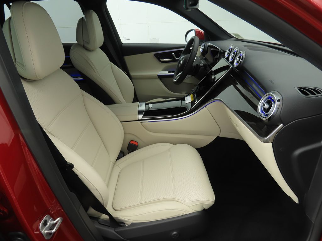 2025 Mercedes-Benz GLC 300 20
