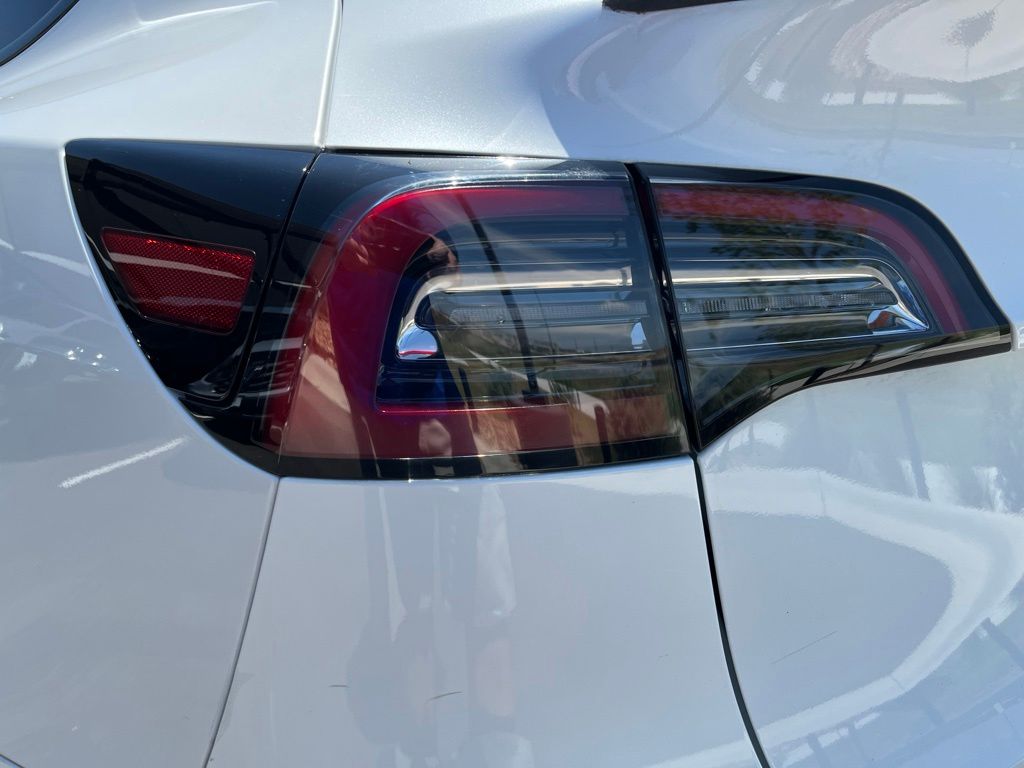 Thumbnail: 2022 Tesla Model Y - 7