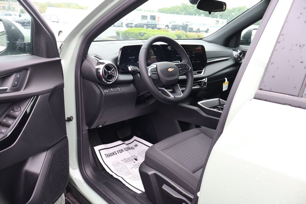 2025 Chevrolet Equinox LT 12