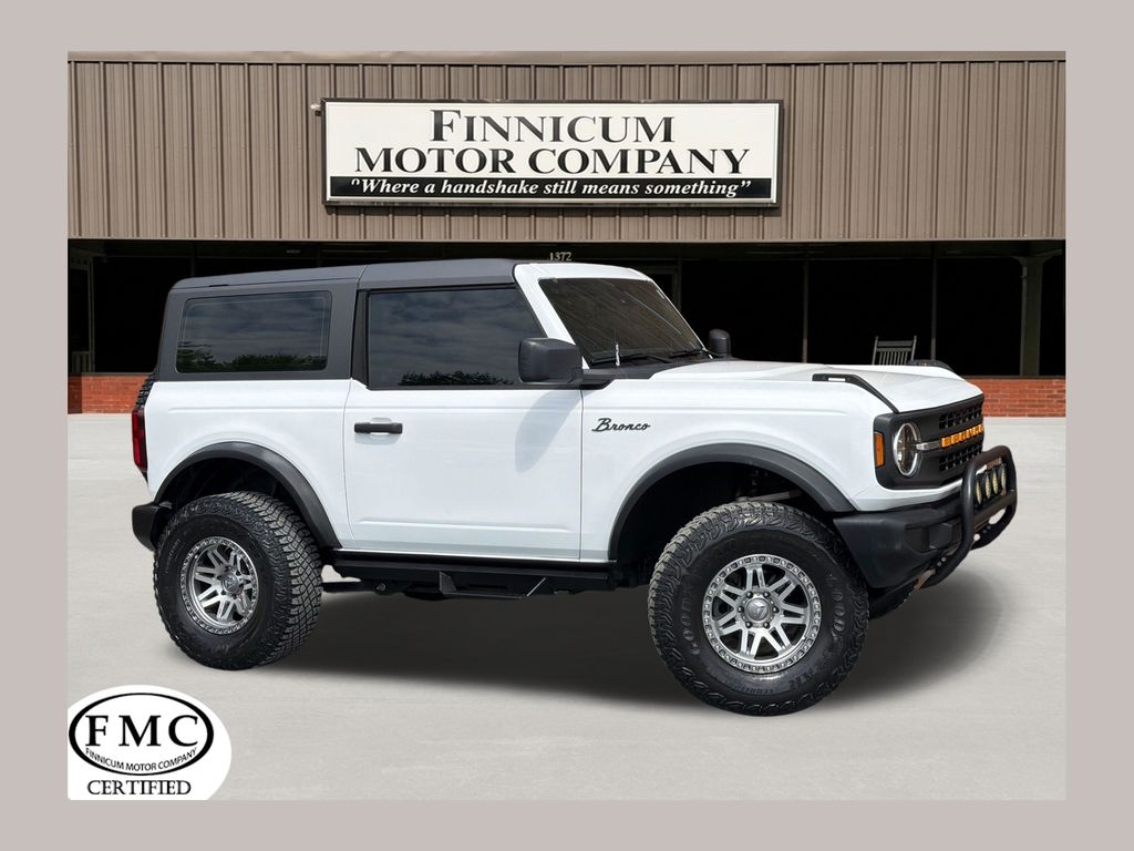 Oxford White 2023 Ford Bronco 2-Door 4WD SUV / Crossover Four-Wheel Drive Automatic