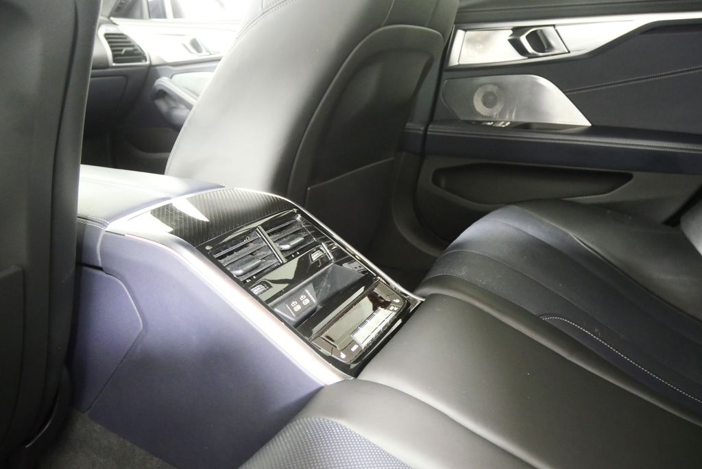 Thumbnail: 2022 BMW 8 Series - 18
