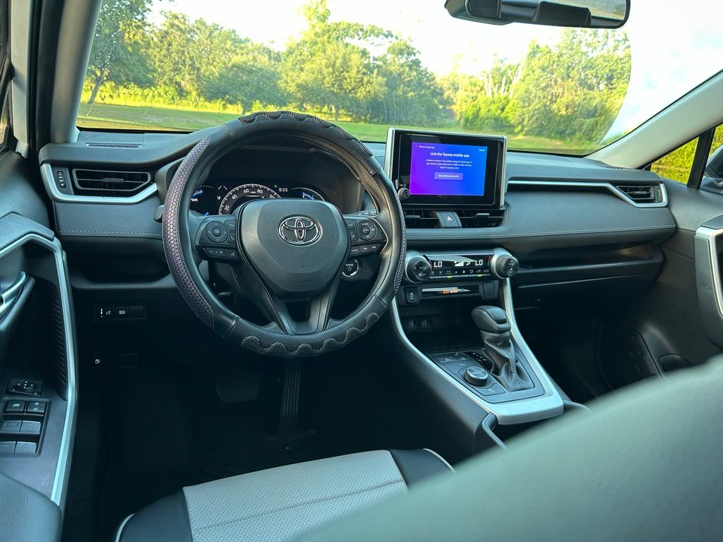 Thumbnail: 2024 Toyota RAV4 - 12