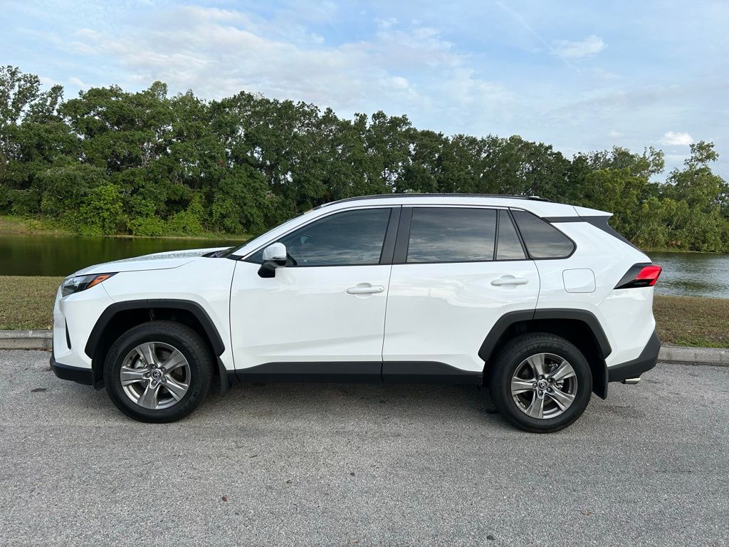 2024 Toyota RAV4 XLE 2