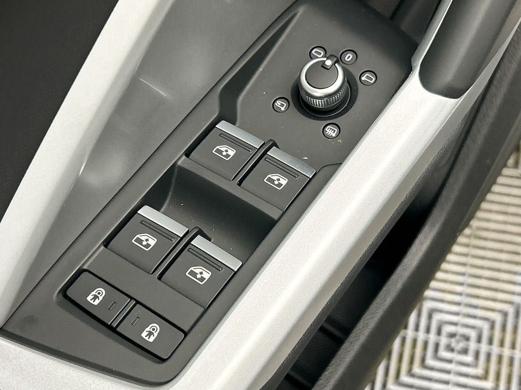 Thumbnail: 2025 Audi Q3 - 21