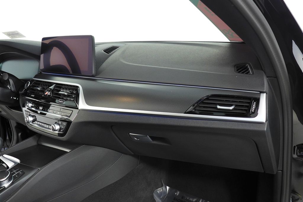 Thumbnail: 2023 BMW 5 Series - 14