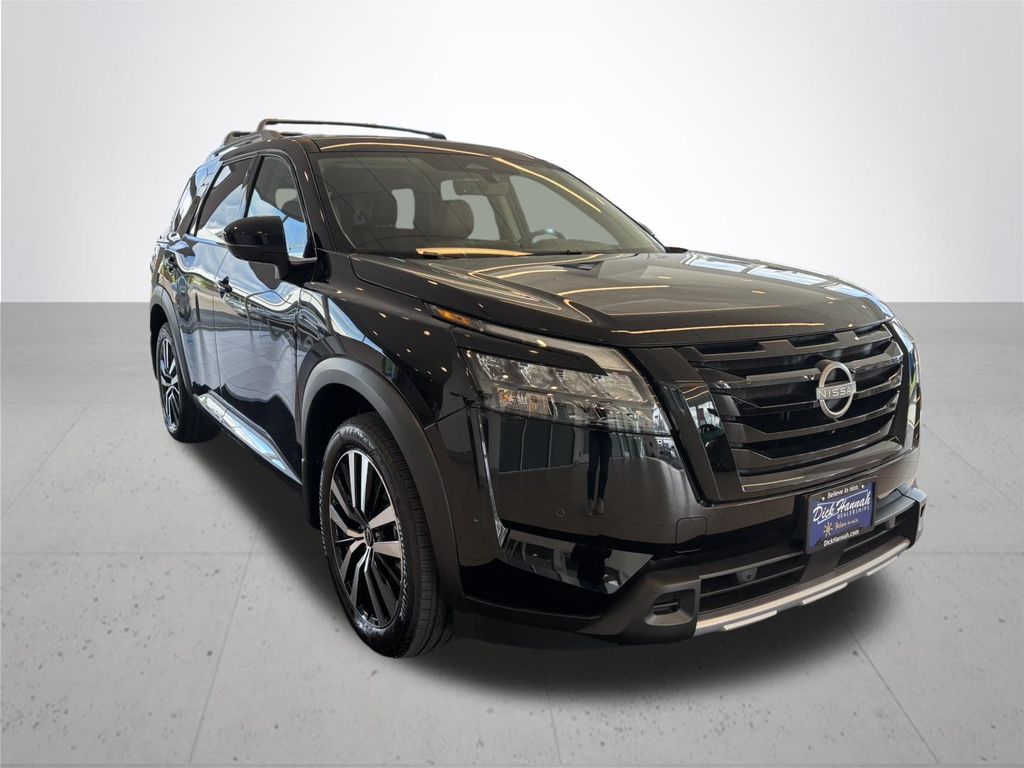 2025 Nissan Pathfinder Platinum