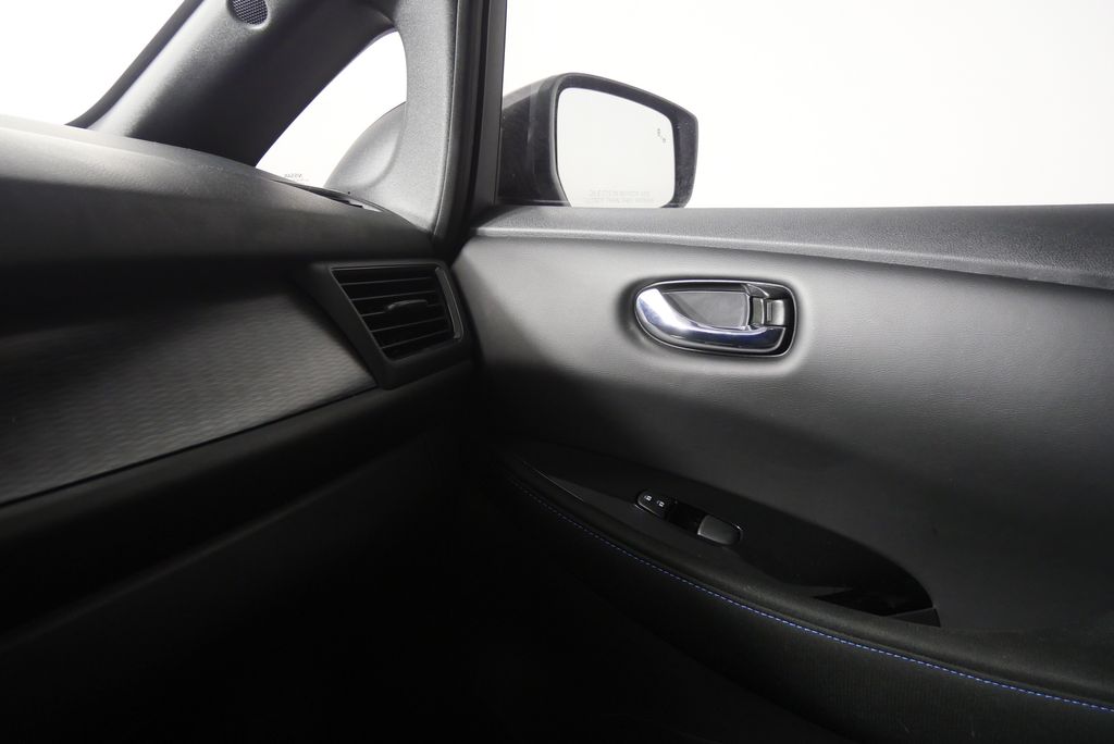 Thumbnail: 2022 Nissan Leaf - 27