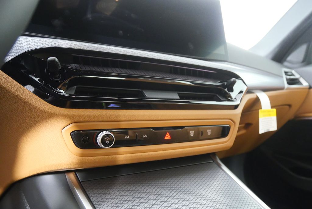 Thumbnail: 2026 BMW 3 Series - 21