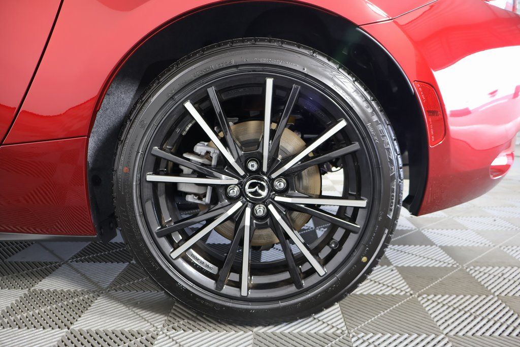 Thumbnail: 2025 Mazda MX-5 Miata - 9