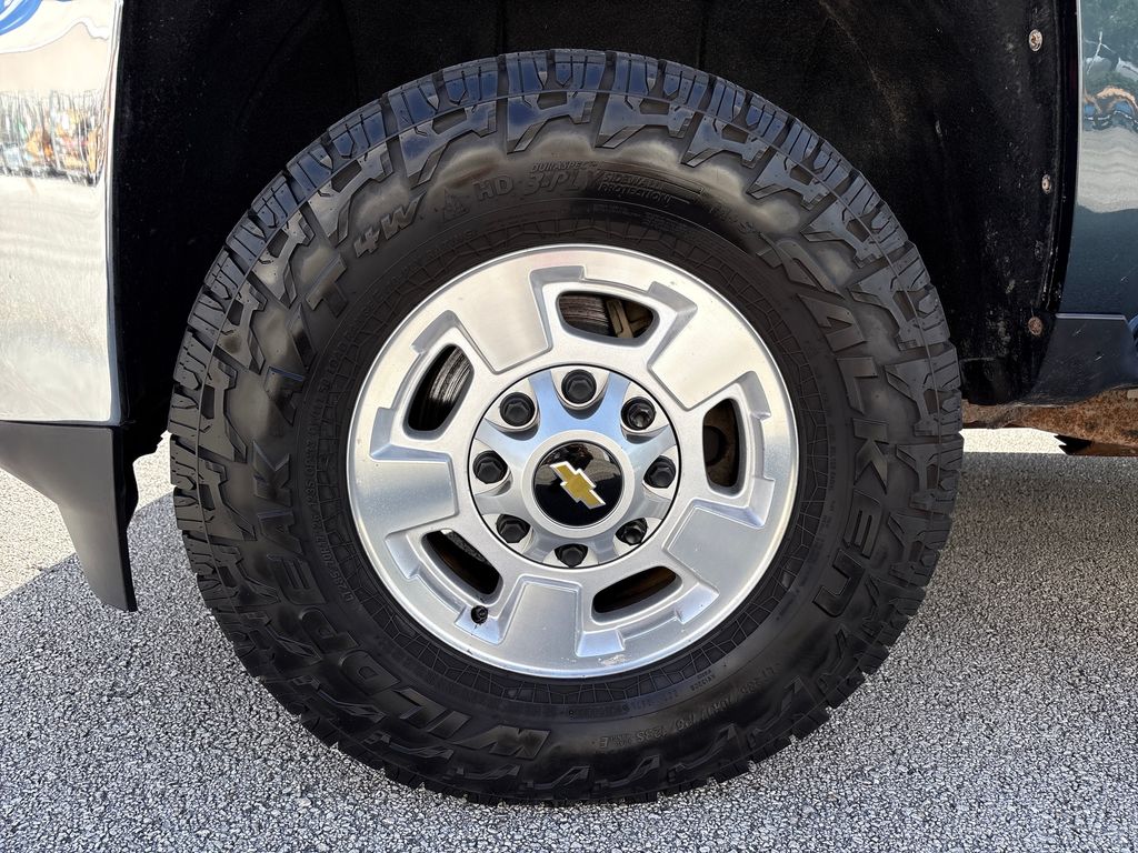 Used 2017 Gray Chevrolet LTZ image 14