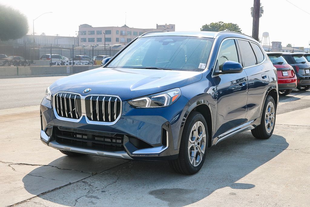 2025 BMW X1 xDrive28i 3