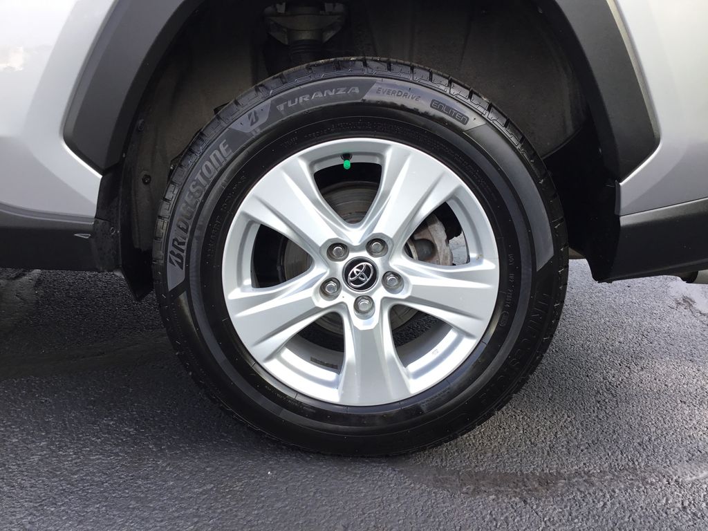 Thumbnail: 2021 Toyota RAV4 - 10