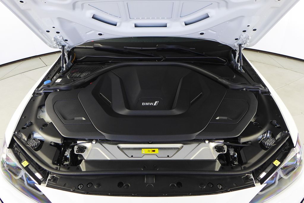 Thumbnail: 2023 BMW i4 - 6