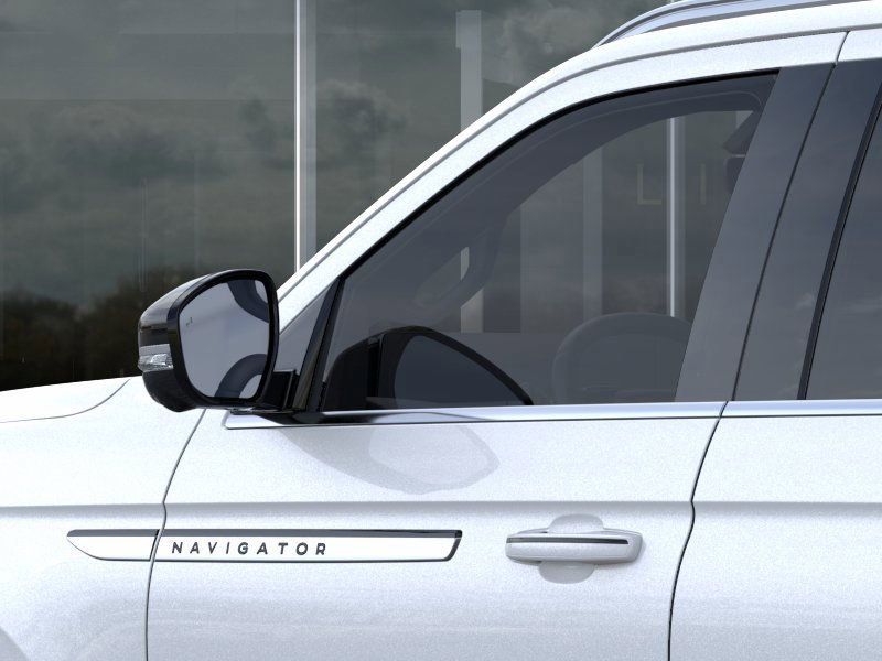 Thumbnail: 2025 Lincoln Navigator L - 20