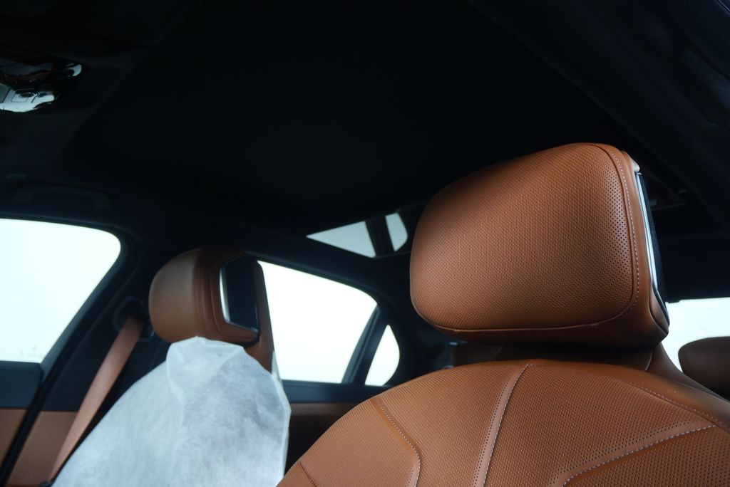 Thumbnail: 2026 BMW 7 Series - 12