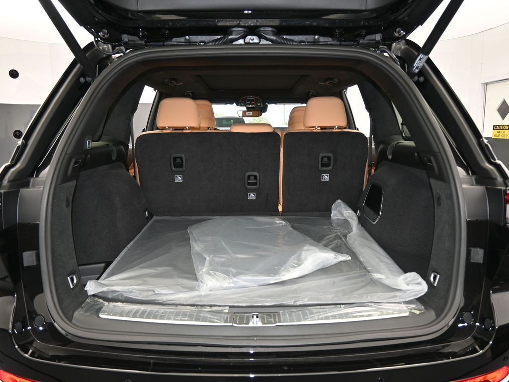 New 2025 Diamond Black Crystal Pearlcoat Jeep Summit image 39