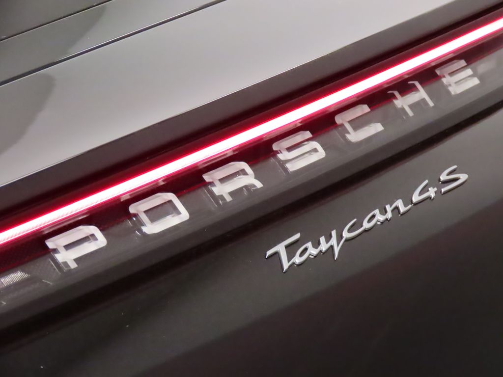 Thumbnail: 2023 Porsche Taycan - 12
