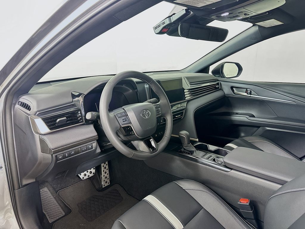 2025 Toyota Camry SE 9